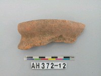 藏品(紅色夾砂繩紋陶口緣)的圖片